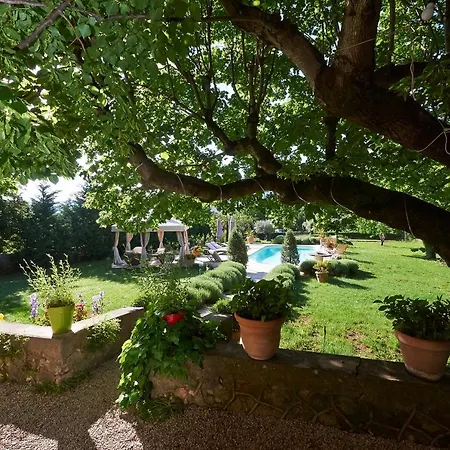 Bed & Breakfast La Grande Maison De Nans-les-Pins
